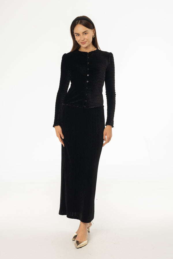 Black Ruched Velvet Skirt with Gathered Side Detailing and Elegant Slim Silhouette